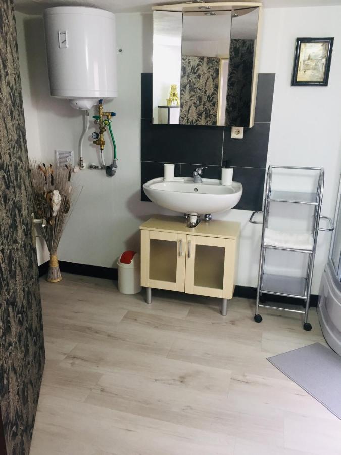 Monteurwohnung, 2 Zimmer, Kueche,Bad Staufenberg  エクステリア 写真